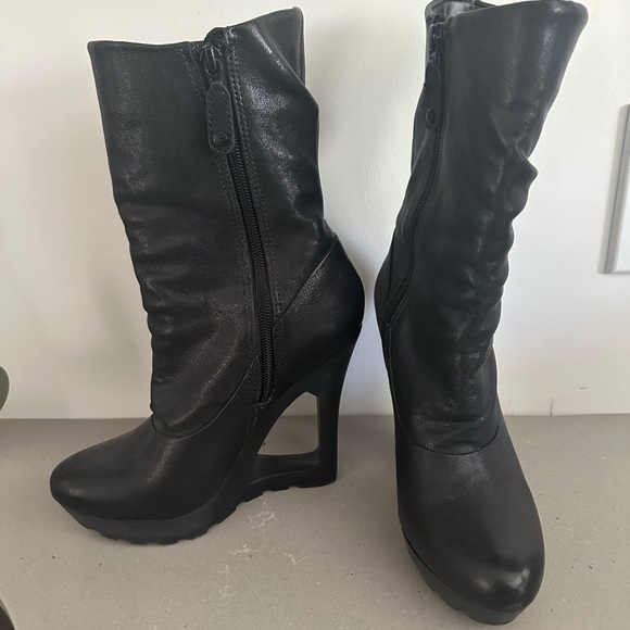 BCBG black leather a wedge booties Size 7 - Picture 3 of 5
